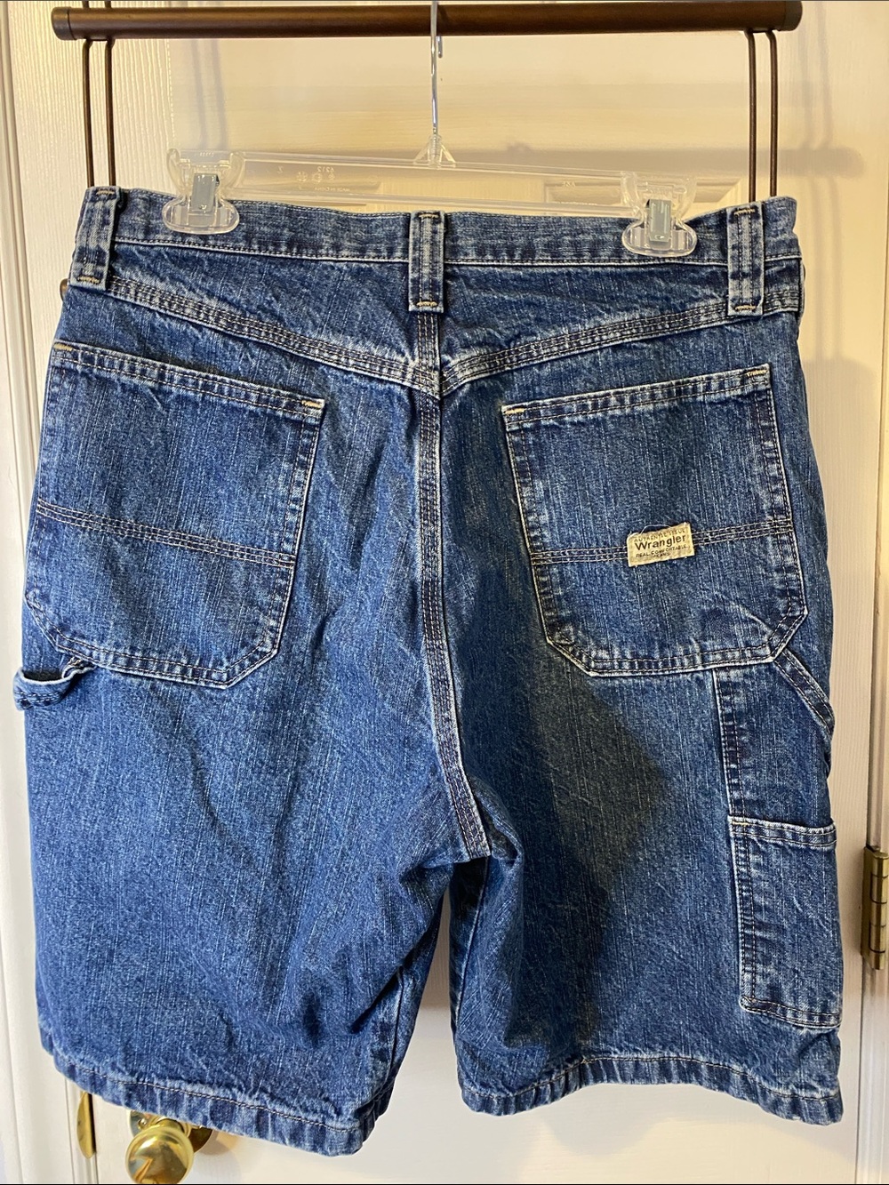 Wrangler Men's Carpenter Denim Jean Shorts – Medium Wash Blue sz. 32
